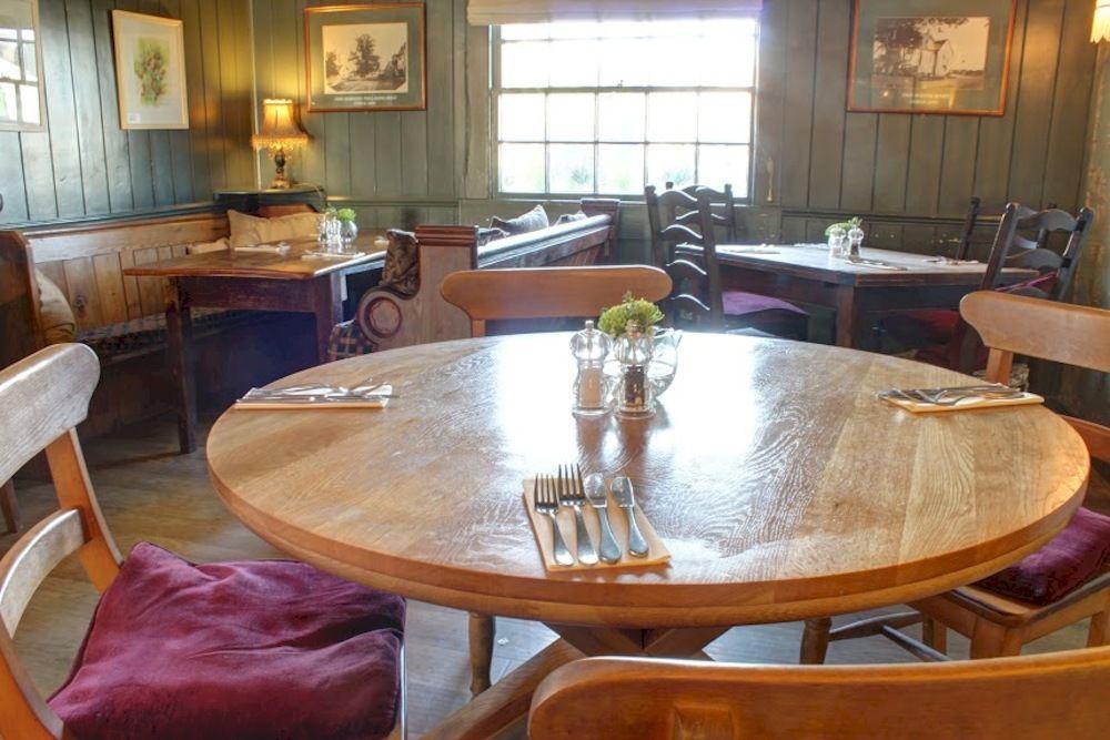 The Tollgate Inn Bradford-On-Avon Exterior photo