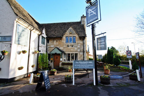 The Tollgate Inn Bradford-On-Avon Exterior photo